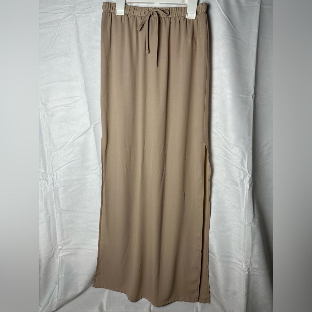 NWT Forever 21 Taupe Drawstring Maxi Skirt
